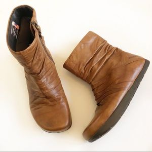 Earth soft leather brown booties